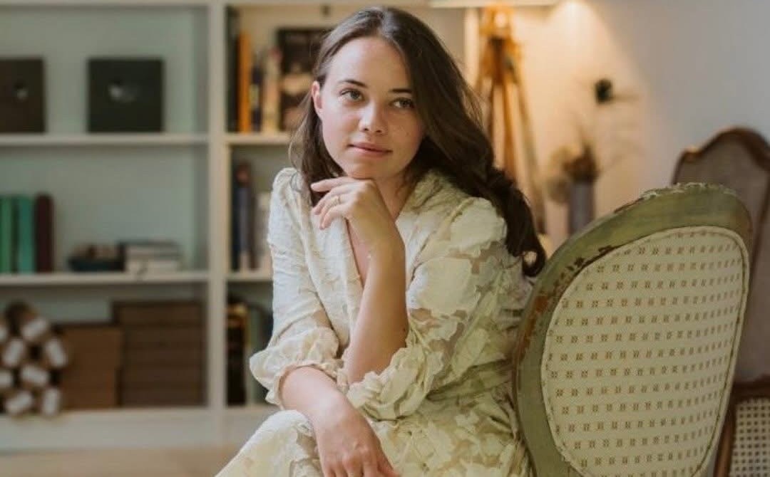Elleny Gherghe, the host