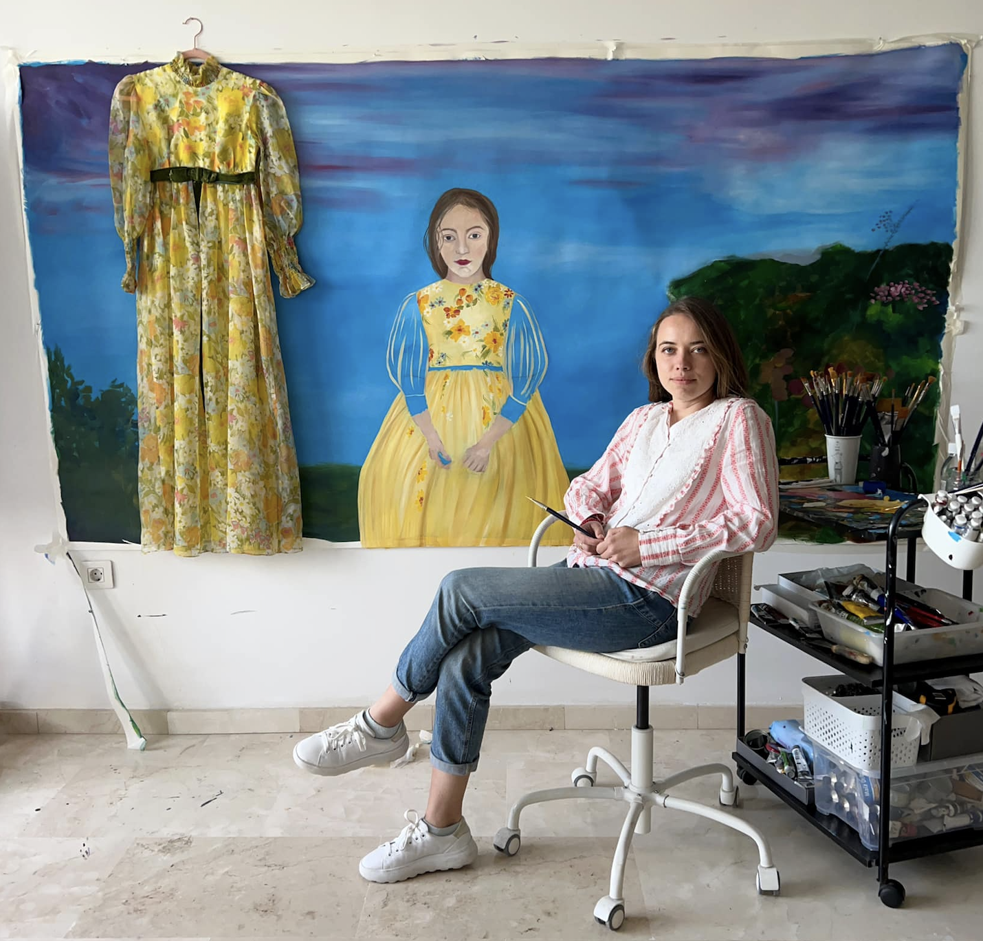 Elleny Gherghe in the studio, photographed for the Propagarta interview
